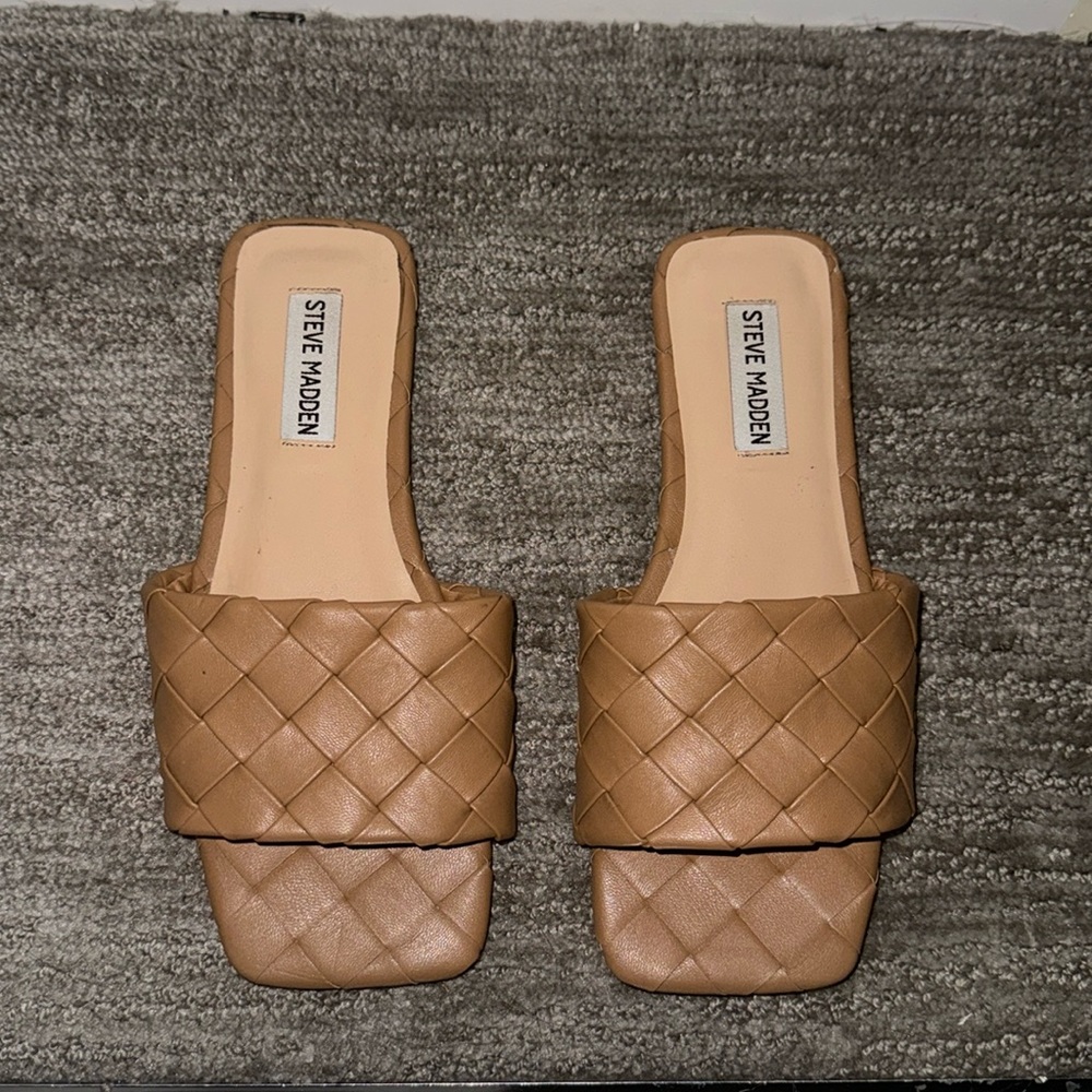 Tan Steve Madden woven sandals